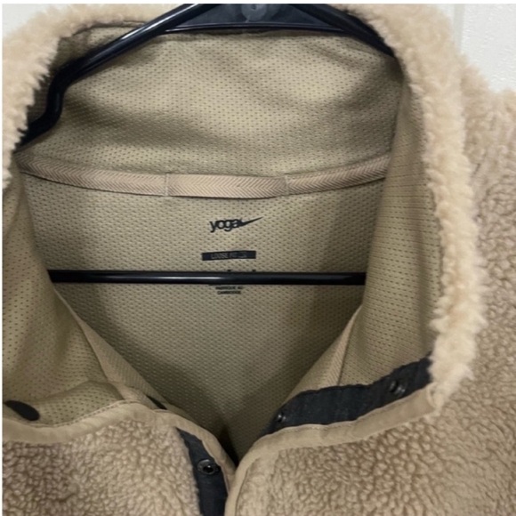 Nike Men's Yoga Sherpa Pullover
Sweatshirt, Khaki - Picture 5 of 5